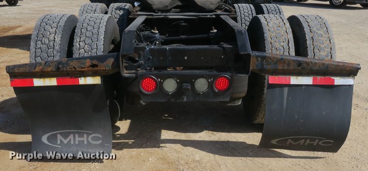 image for item DF5091 2011 Kenworth T660 semi truck