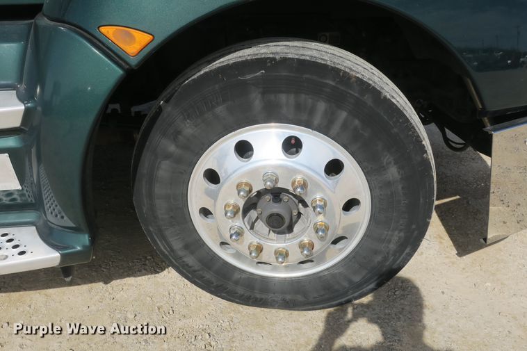image for item DF5091 2011 Kenworth T660 semi truck