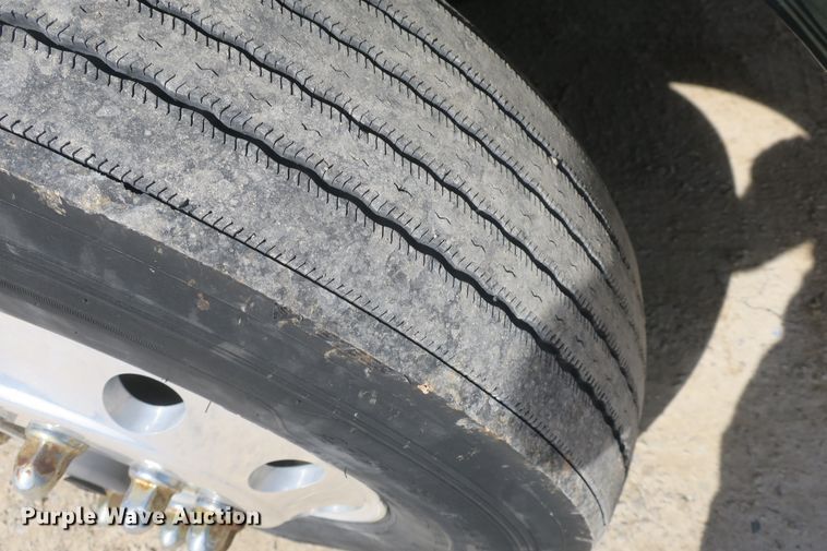 image for item DF5091 2011 Kenworth T660 semi truck