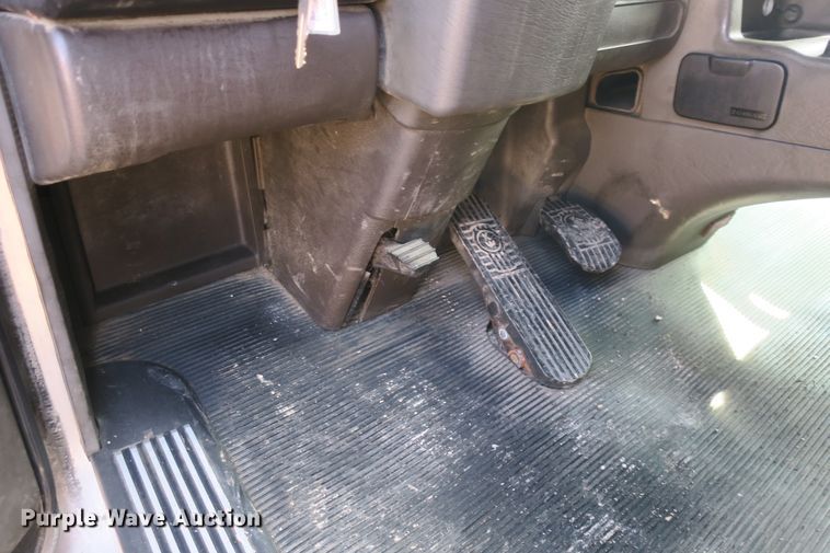 image for item DF5091 2011 Kenworth T660 semi truck