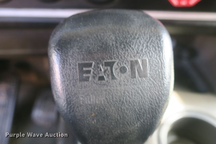 image for item DF5091 2011 Kenworth T660 semi truck