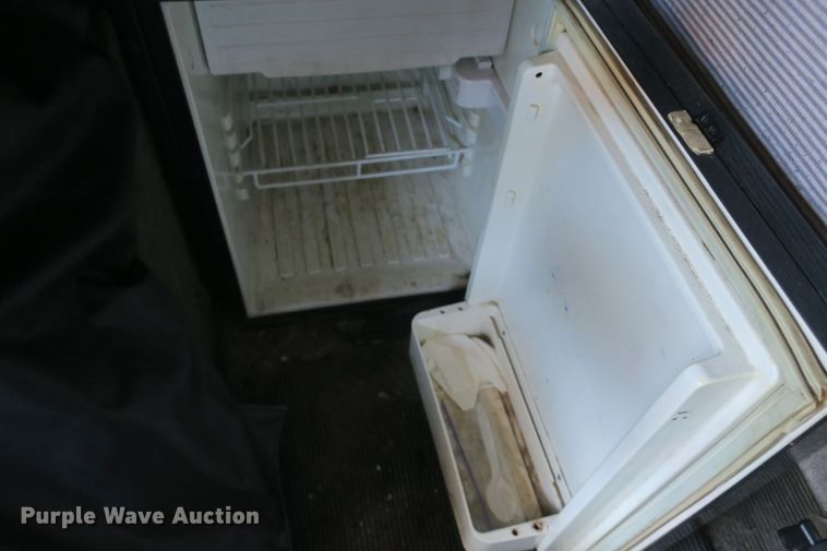 image for item DF5091 2011 Kenworth T660 semi truck