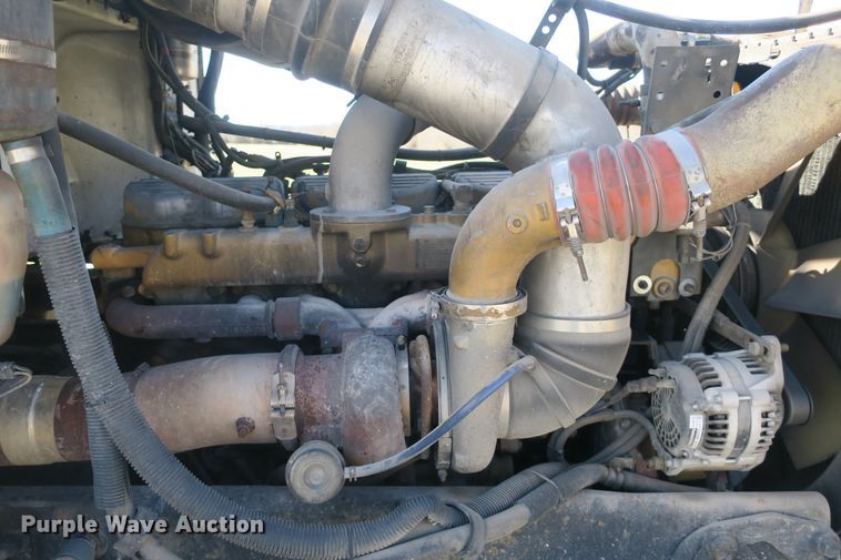 image for item DF5094 2000 Peterbilt 377 semi truck