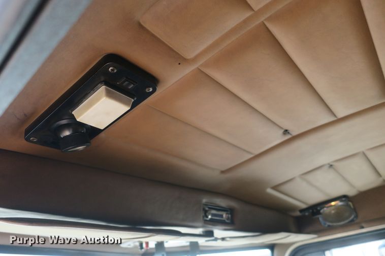 image for item DF5094 2000 Peterbilt 377 semi truck