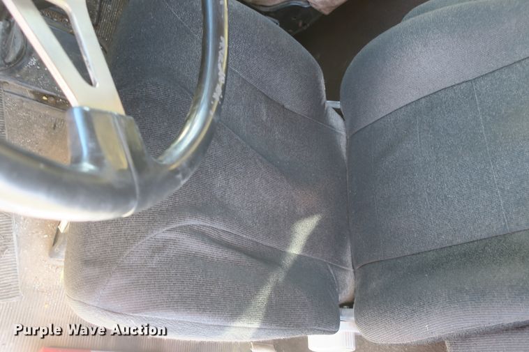 image for item DF5094 2000 Peterbilt 377 semi truck