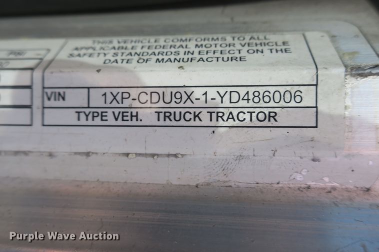 image for item DF5094 2000 Peterbilt 377 semi truck