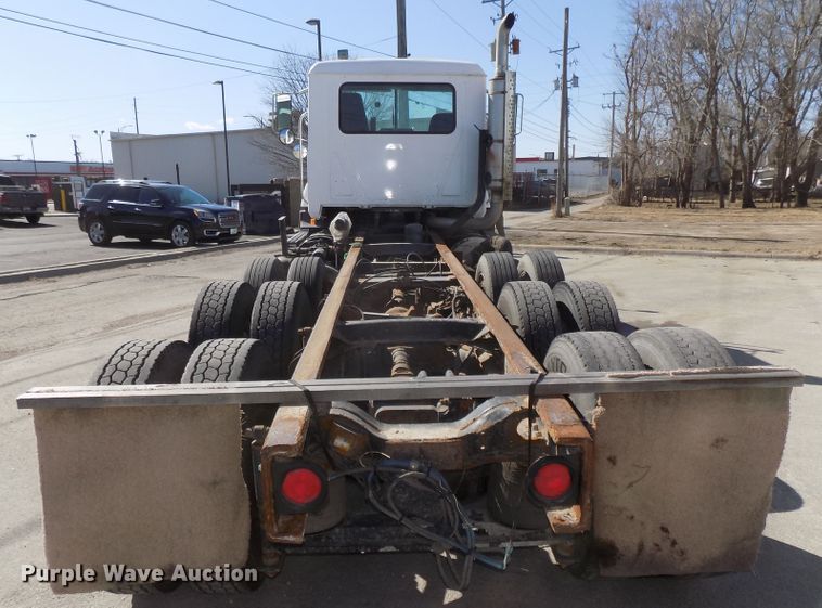 image for item DG2533 1999 Mack CH613 truck cab and chassis
