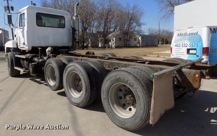 image for item DG2533 1999 Mack CH613 truck cab and chassis