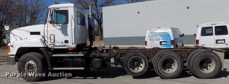 image for item DG2533 1999 Mack CH613 truck cab and chassis