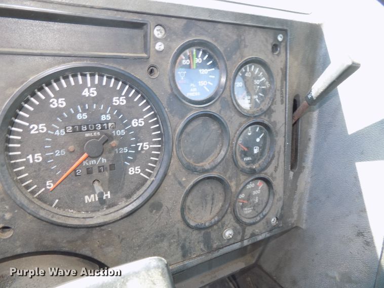 image for item DG2533 1999 Mack CH613 truck cab and chassis