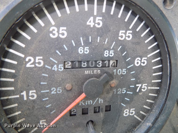 image for item DG2533 1999 Mack CH613 truck cab and chassis