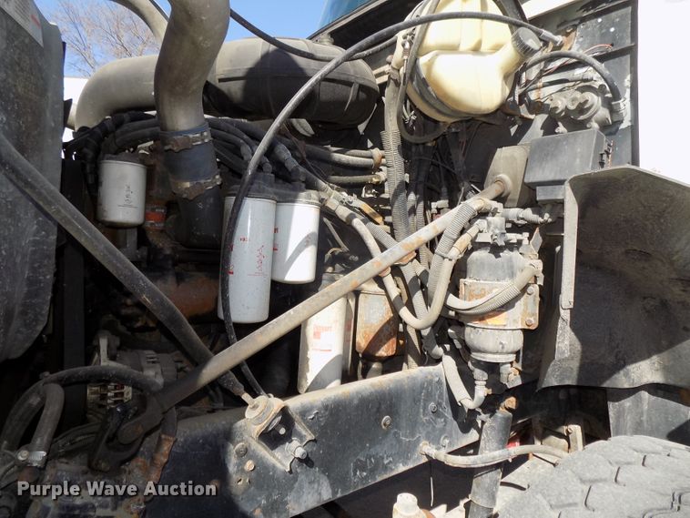 image for item DG2533 1999 Mack CH613 truck cab and chassis