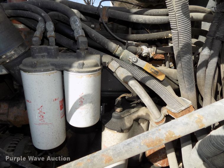 image for item DG2533 1999 Mack CH613 truck cab and chassis