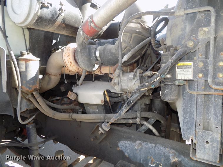 image for item DG2533 1999 Mack CH613 truck cab and chassis