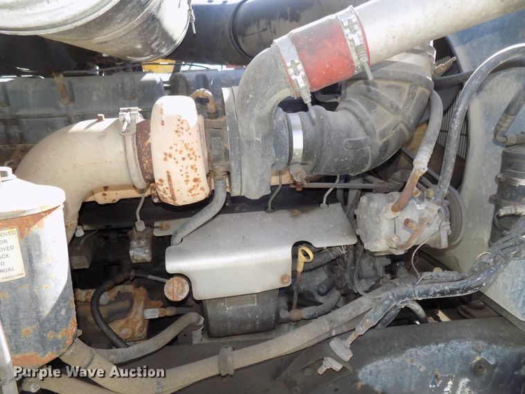 image for item DG2533 1999 Mack CH613 truck cab and chassis