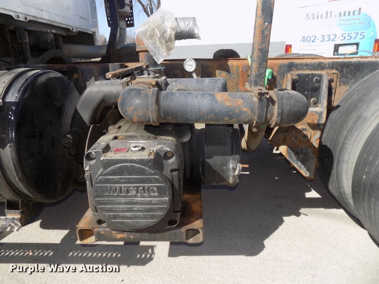 image for item DG2533 1999 Mack CH613 truck cab and chassis