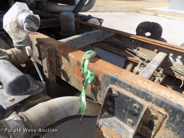 image for item DG2533 1999 Mack CH613 truck cab and chassis