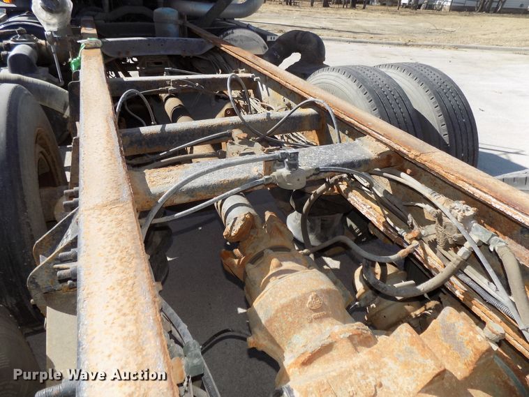 image for item DG2533 1999 Mack CH613 truck cab and chassis