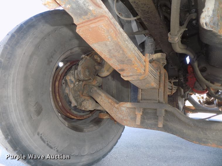 image for item DG2533 1999 Mack CH613 truck cab and chassis