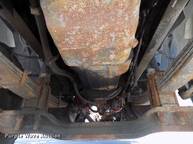 image for item DG2533 1999 Mack CH613 truck cab and chassis