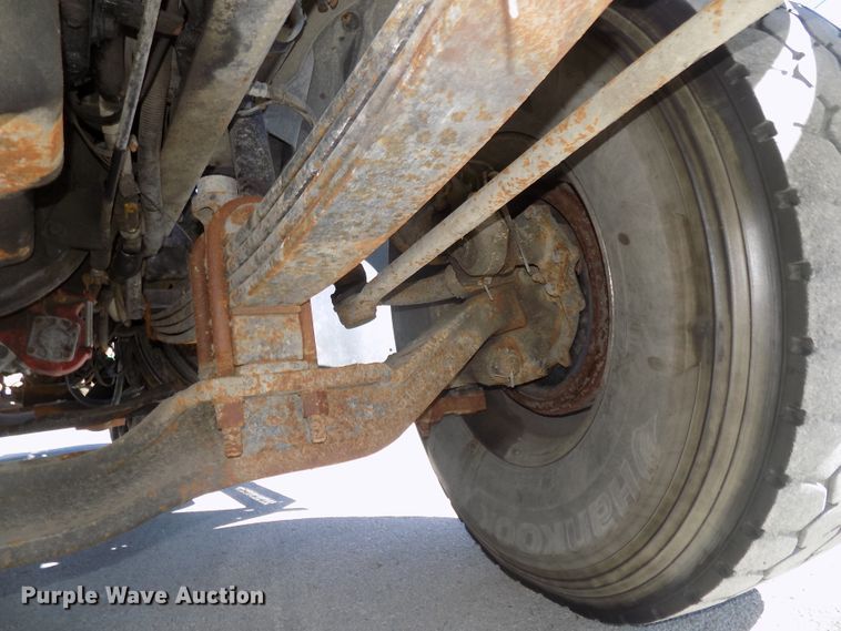 image for item DG2533 1999 Mack CH613 truck cab and chassis