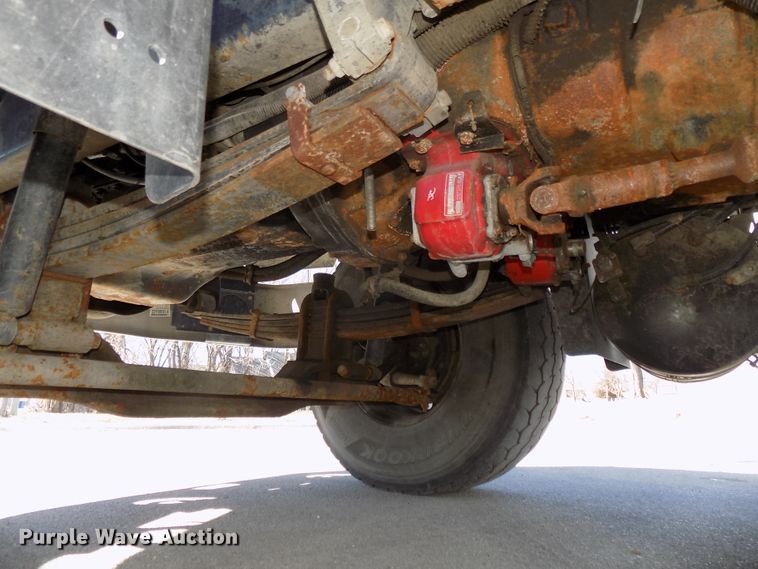 image for item DG2533 1999 Mack CH613 truck cab and chassis