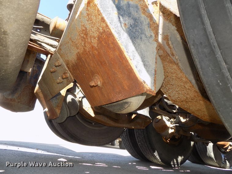 image for item DG2533 1999 Mack CH613 truck cab and chassis