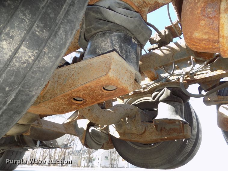 image for item DG2533 1999 Mack CH613 truck cab and chassis