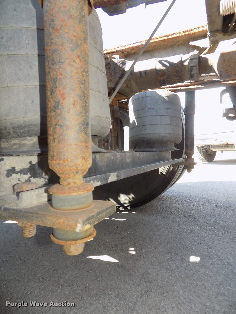 image for item DG2533 1999 Mack CH613 truck cab and chassis