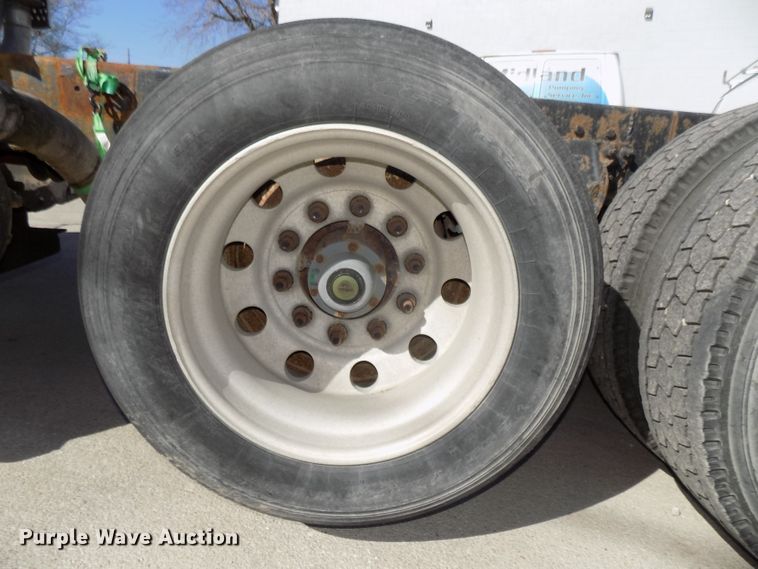 image for item DG2533 1999 Mack CH613 truck cab and chassis