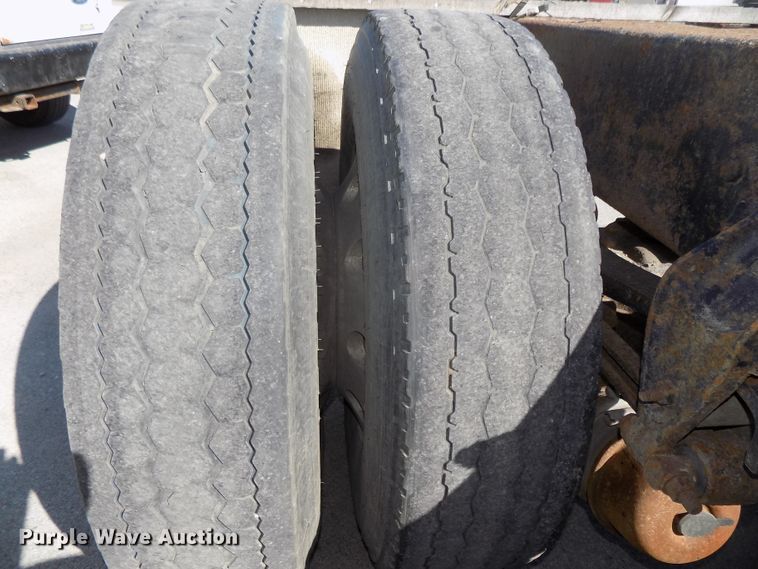 image for item DG2533 1999 Mack CH613 truck cab and chassis