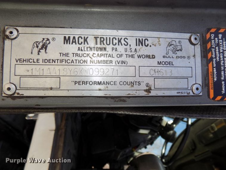 image for item DG2533 1999 Mack CH613 truck cab and chassis