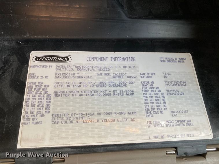 image for item DG7104 2015 Freightliner Cascadia 125 semi truck