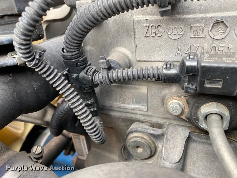 image for item DG7104 2015 Freightliner Cascadia 125 semi truck