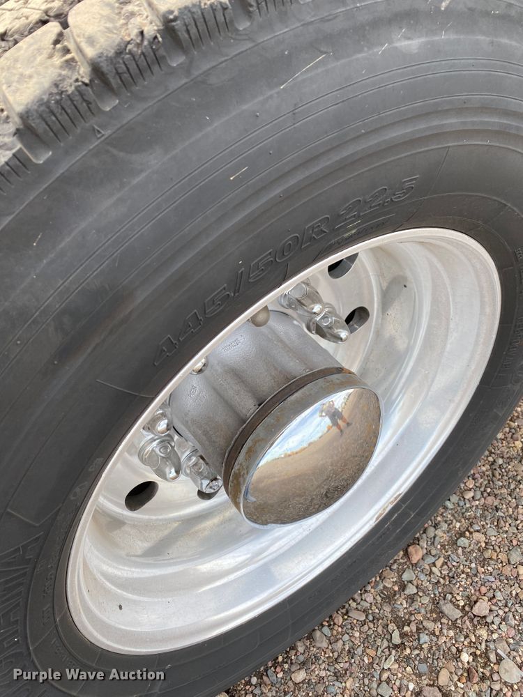 image for item DG7104 2015 Freightliner Cascadia 125 semi truck