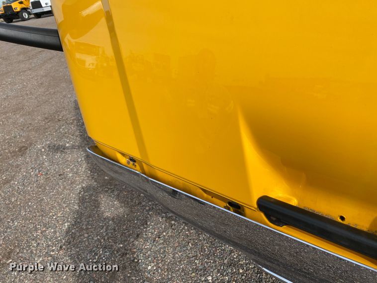 image for item DG7104 2015 Freightliner Cascadia 125 semi truck