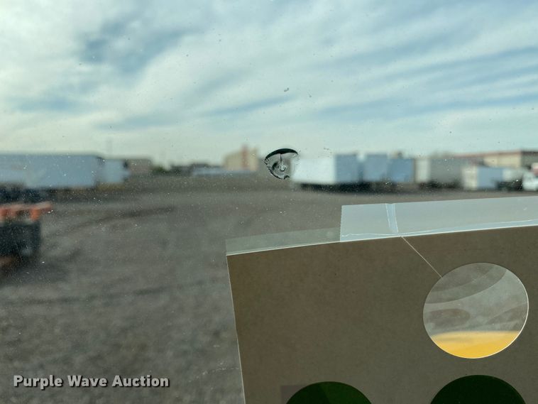 image for item DG7104 2015 Freightliner Cascadia 125 semi truck