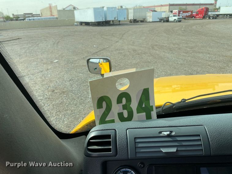 image for item DG7104 2015 Freightliner Cascadia 125 semi truck