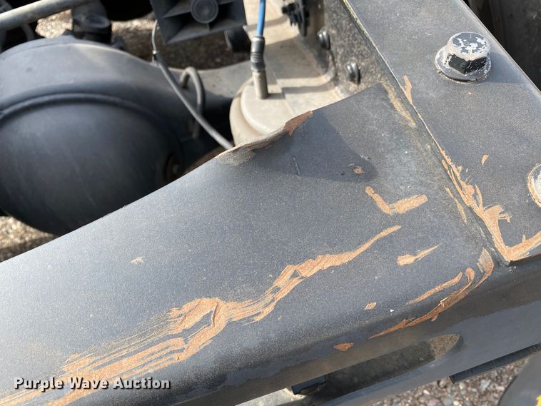 image for item DG7104 2015 Freightliner Cascadia 125 semi truck