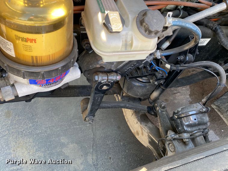 image for item DG7105 2017 Freightliner Cascadia 125 semi truck