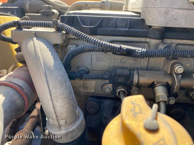 image for item DG7105 2017 Freightliner Cascadia 125 semi truck