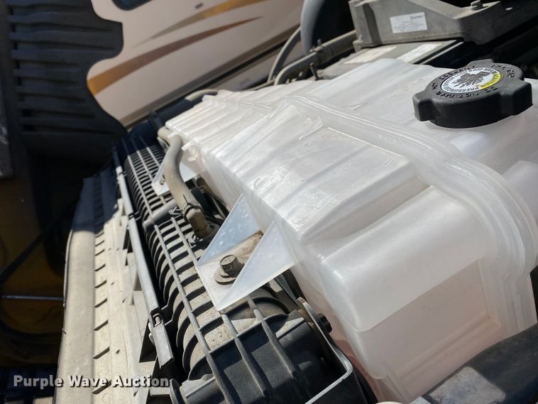 image for item DG7105 2017 Freightliner Cascadia 125 semi truck