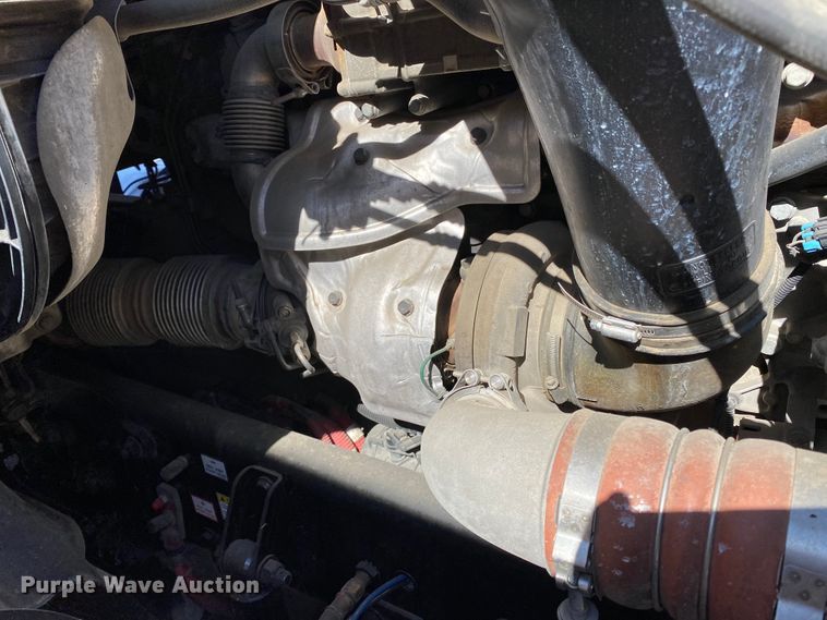 image for item DG7105 2017 Freightliner Cascadia 125 semi truck