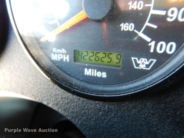 image for item DH2380 2015 Western Star 4900SB semi truck