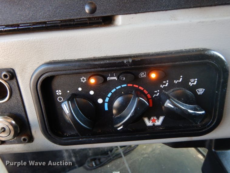 image for item DH2380 2015 Western Star 4900SB semi truck