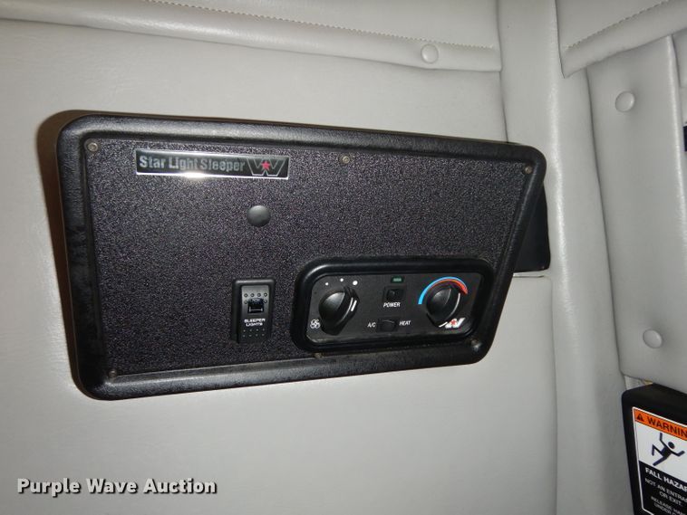 image for item DH2380 2015 Western Star 4900SB semi truck