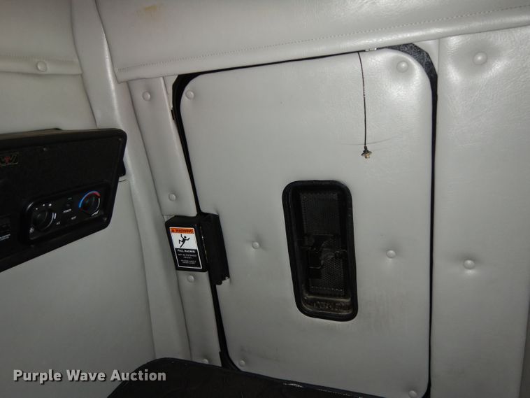 image for item DH2380 2015 Western Star 4900SB semi truck