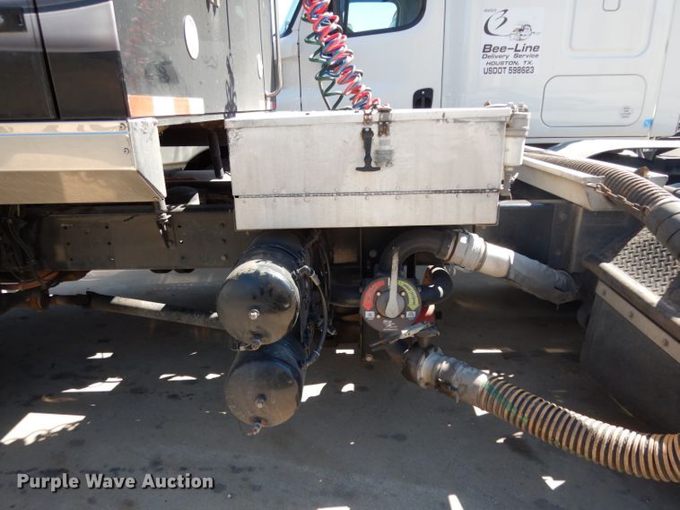 image for item DH2380 2015 Western Star 4900SB semi truck