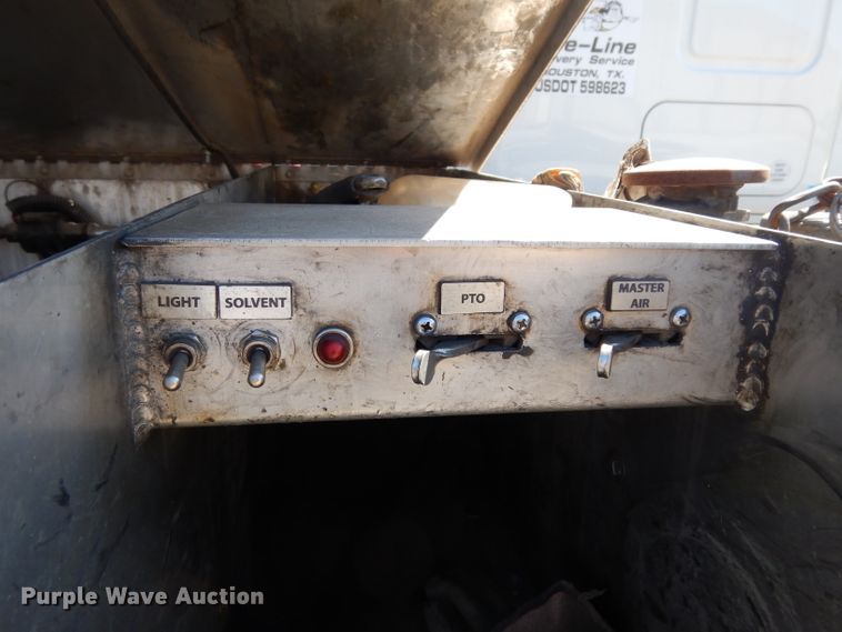 image for item DH2380 2015 Western Star 4900SB semi truck