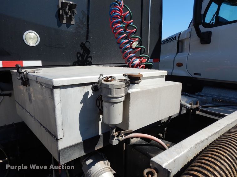 image for item DH2380 2015 Western Star 4900SB semi truck